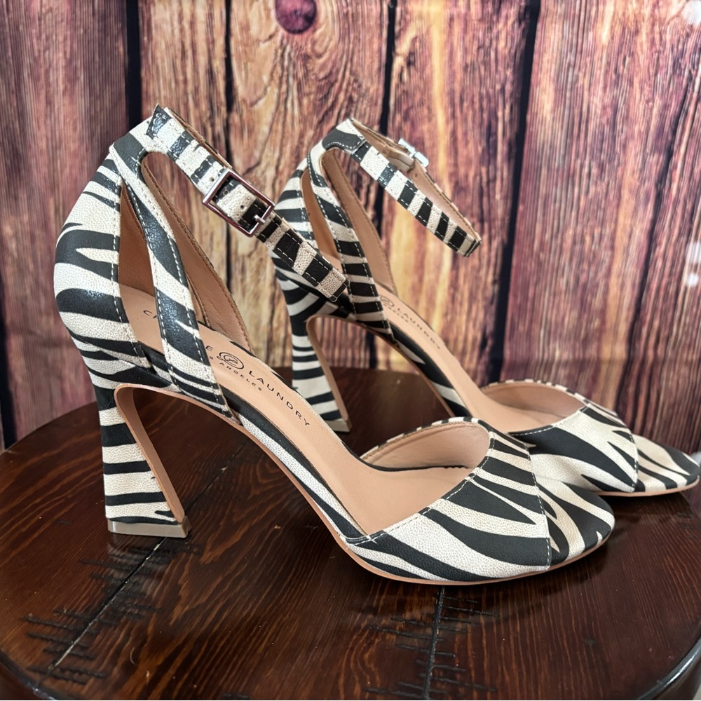 Chinese Laundry Black and Cream Zebra Strappy Heels Size 8.5 NWOT - Picture 8 of 11